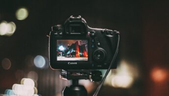 Profesjonalne lampy do aparatów – dlaczego warto je stosować