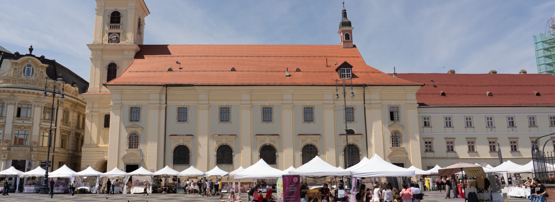 Jak stworzyć wyjątkową przestrzeń na wydarzenie Odkryj potencjał mobilnych zadaszeń